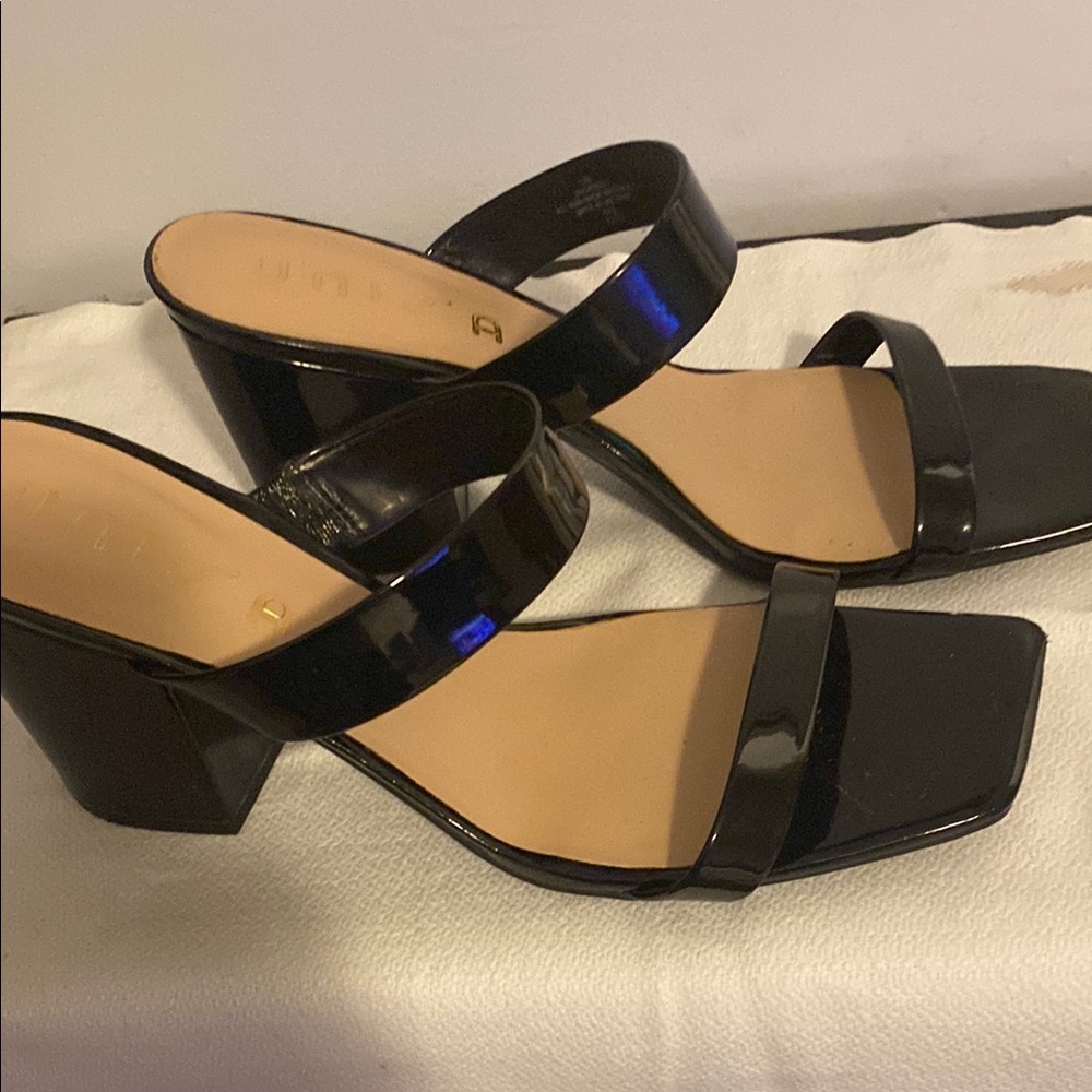 Black square toe shoe